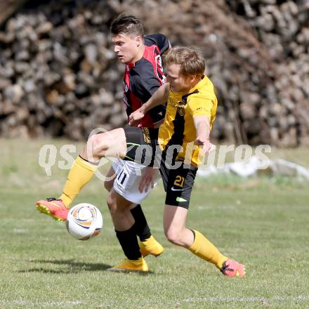 Fussball 1. Klasse D Obere Play Off. St. Margareten/Rosental gegen Grafenstein. Matic Logar,  (St. Margarethen), Mathias Paul Podhajsky (Grafenstein). St. Margareten, am 12.4.2015.
Foto: Kuess
---
pressefotos, pressefotografie, kuess, qs, qspictures, sport, bild, bilder, bilddatenbank