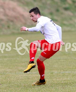Fussball. Kaerntner Liga. Maria Saal gegen FC Alpe Adria. Enes Brdjanovic (Alpe Adria). Maria Saal, 4.4.2015.
Foto: Kuess
---
pressefotos, pressefotografie, kuess, qs, qspictures, sport, bild, bilder, bilddatenbank