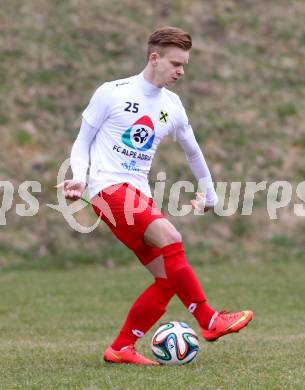 Fussball. Kaerntner Liga. Maria Saal gegen FC Alpe Adria. Heiko Norbert Springer (Alpe Adria). Maria Saal, 4.4.2015.
Foto: Kuess
---
pressefotos, pressefotografie, kuess, qs, qspictures, sport, bild, bilder, bilddatenbank