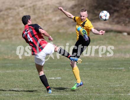 Fussball 1. Klasse D Obere Play Off. St. Margareten/Rosental gegen Grafenstein. matthias Korenjak,  (St. Margarethen), Christian Wadler (Grafenstein). St. Margareten, am 12.4.2015.
Foto: Kuess
---
pressefotos, pressefotografie, kuess, qs, qspictures, sport, bild, bilder, bilddatenbank