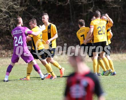 Fussball 1. Klasse D Obere Play Off. St. Margareten/Rosental gegen Grafenstein. Torjubel Grafenstein. St. Margareten, am 12.4.2015.
Foto: Kuess
---
pressefotos, pressefotografie, kuess, qs, qspictures, sport, bild, bilder, bilddatenbank