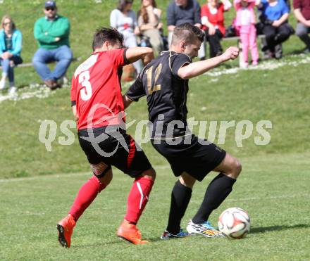 Fussball. Kaerntner Liga. Koettmannsdorf gegen Maria Saal. Daniel Globotschnig (Koettmannsdorf), Zsolt Vari (Maria Saal). Koettmannsdorf, 12.4.2015.
Foto: Kuess
---
pressefotos, pressefotografie, kuess, qs, qspictures, sport, bild, bilder, bilddatenbank