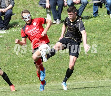 Fussball. Kaerntner Liga. Koettmannsdorf gegen Maria Saal. Daniel Globotschnig (Koettmannsdorf), Bernhard Walzl (Maria Saal). Koettmannsdorf, 12.4.2015.
Foto: Kuess
---
pressefotos, pressefotografie, kuess, qs, qspictures, sport, bild, bilder, bilddatenbank