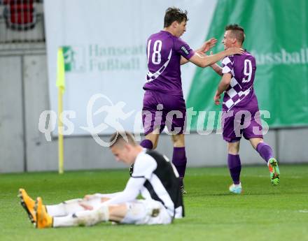 Fussball Regionalliga. SK Austria Klagenfurt gegen SPG FC Pasching/LASK Juniors.  Torjubel Bernd Kager, Vedran Vinko (Klagenfurt). Klagenfurt, am 17.4.2015.
Foto: Kuess
---
pressefotos, pressefotografie, kuess, qs, qspictures, sport, bild, bilder, bilddatenbank