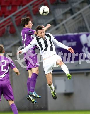 Fussball Regionalliga. SK Austria Klagenfurt gegen SPG FC Pasching/LASK Juniors. Bernd Kager, (Klagenfurt), Mario Reiter  (Pasching). Klagenfurt, am 17.4.2015.
Foto: Kuess
---
pressefotos, pressefotografie, kuess, qs, qspictures, sport, bild, bilder, bilddatenbank