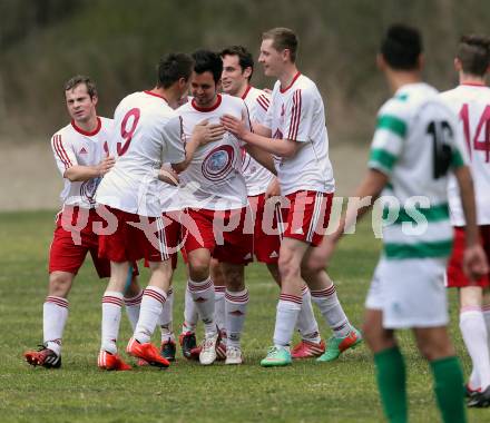 Fussball 1. KLasse A Untere Play Off. Nikolsdorf/Oberdrauburg gegen Obermillstatt.  Torjubel (Nikolsdorf). Nikolsdorf,am 11.4.2015.
Foto: Kuess
---
pressefotos, pressefotografie, kuess, qs, qspictures, sport, bild, bilder, bilddatenbank