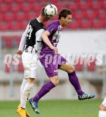 Fussball Regionalliga. SK Austria Klagenfurt gegen SPG FC Pasching/LASK Juniors. Bernd Kager, (Klagenfurt),  Felix Luckeneder (Pasching). Klagenfurt, am 17.4.2015.
Foto: Kuess
---
pressefotos, pressefotografie, kuess, qs, qspictures, sport, bild, bilder, bilddatenbank