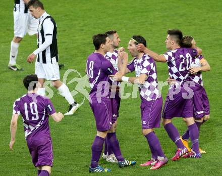 Fussball Regionalliga. SK Austria Klagenfurt gegen SPG FC Pasching/LASK Juniors. Torjubel  (Klagenfurt). Klagenfurt, am 17.4.2015.
Foto: Kuess
---
pressefotos, pressefotografie, kuess, qs, qspictures, sport, bild, bilder, bilddatenbank