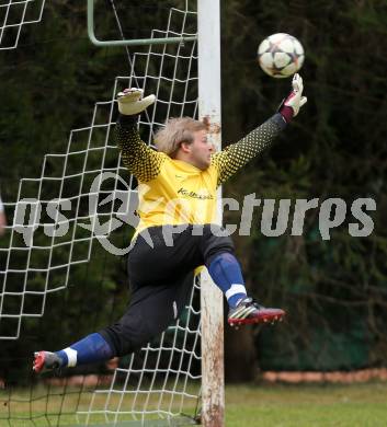 Fussball 1. KLasse A Untere Play Off. Nikolsdorf/Oberdrauburg gegen Obermillstatt. Kevin Linder (Nikolsdorf). Nikolsdorf,am 11.4.2015.
Foto: Kuess
---
pressefotos, pressefotografie, kuess, qs, qspictures, sport, bild, bilder, bilddatenbank