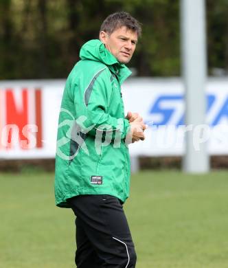 Fussball Unterliga Ost. KAC 1909 gegen Ulrichsberg. Trainer Manfred Mocher (Ulrichsberg). Klagenfurt, am 18.4.2015. 
Foto: Kuess
---
pressefotos, pressefotografie, kuess, qs, qspictures, sport, bild, bilder, bilddatenbank