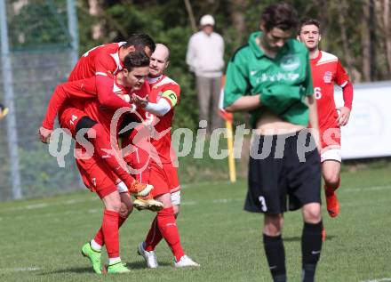 Fussball Unterliga Ost. KAC 1909 gegen Ulrichsberg. Torjubel Emanuel Andreas Porcar, Toni Krijan, Daniel Barrazutti (KAC). Klagenfurt, am 18.4.2015. 
Foto: Kuess
---
pressefotos, pressefotografie, kuess, qs, qspictures, sport, bild, bilder, bilddatenbank