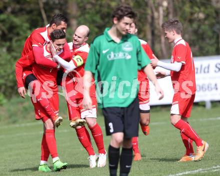 Fussball Unterliga Ost. KAC 1909 gegen Ulrichsberg. Torjubel Emanuel Andreas Porcar, Toni Krijan, Daniel Barrazutti (KAC). Klagenfurt, am 18.4.2015. 
Foto: Kuess
---
pressefotos, pressefotografie, kuess, qs, qspictures, sport, bild, bilder, bilddatenbank