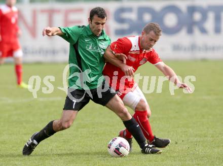 Fussball Unterliga Ost. KAC 1909 gegen Ulrichsberg. Laslo Rozgonji, (KAC), Ramazan Guerkan (Ulrichsberg). Klagenfurt, am 18.4.2015. 
Foto: Kuess
---
pressefotos, pressefotografie, kuess, qs, qspictures, sport, bild, bilder, bilddatenbank