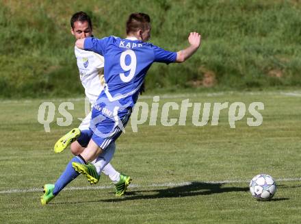 Fussball Unterliga Ost. SPG FC Poggersdorf gegen Ruden.  Blaz Brezovacki,  (Poggersdorf), Joze Kumprej (Ruden). Poggersdorf, am 19.4.2015.
Foto: Kuess
---
pressefotos, pressefotografie, kuess, qs, qspictures, sport, bild, bilder, bilddatenbank