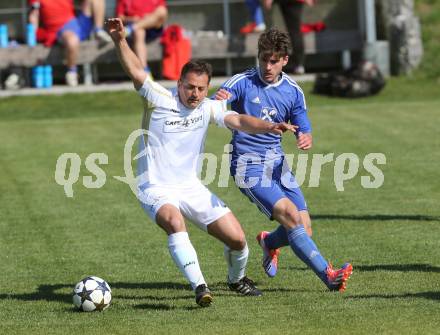 Fussball Unterliga Ost. SPG FC Poggersdorf gegen Ruden. Lucian Florin Orga, (Poggersdorf), Matic Obretan (Ruden). Poggersdorf, am 19.4.2015.
Foto: Kuess
---
pressefotos, pressefotografie, kuess, qs, qspictures, sport, bild, bilder, bilddatenbank