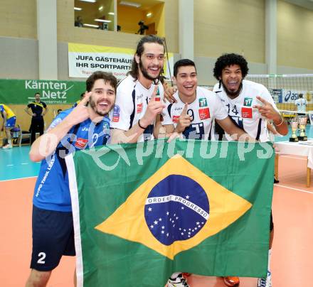 Volleyball. AVL. Austrian Volley League. Finale. SK Posojilnica Aich/Dob gegen Hypo Tirol VT. Jubel Lucas Provenzano Joao De Deus,  Pedro Frances, Gabriel Soares Pessoa, Douglas Duarte Da Silva (Tirol). Bleiburg, 18. 4. 2015.
Foto: Kuess
---
pressefotos, pressefotografie, kuess, qs, qspictures, sport, bild, bilder, bilddatenbank