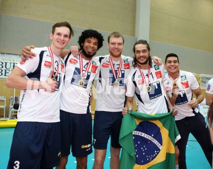 Volleyball. AVL. Austrian Volley League. Finale. SK Posojilnica Aich/Dob gegen Hypo Tirol VT. Jubel 1	Stefan Chrtiansky, Douglas Duarte Da Silva, Oliver Venno,  Pedro Frances, (Tirol). Bleiburg, 18. 4. 2015.
Foto: Kuess
---
pressefotos, pressefotografie, kuess, qs, qspictures, sport, bild, bilder, bilddatenbank