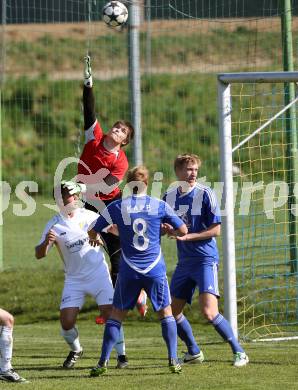 Fussball Unterliga Ost. SPG FC Poggersdorf gegen Ruden.  Lucian Florin Orga, (Poggersdorf), David Sitar, Daniel Poeschl, Tadej Slemenik  (Ruden). Poggersdorf, am 19.4.2015.
Foto: Kuess
---
pressefotos, pressefotografie, kuess, qs, qspictures, sport, bild, bilder, bilddatenbank