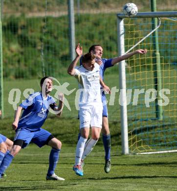 Fussball Unterliga Ost. SPG FC Poggersdorf gegen Ruden. Ziga Bokal,  (Poggersdorf), Josef Kraker (Ruden). Poggersdorf, am 19.4.2015.
Foto: Kuess
---
pressefotos, pressefotografie, kuess, qs, qspictures, sport, bild, bilder, bilddatenbank