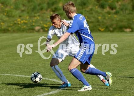 Fussball Unterliga Ost. SPG FC Poggersdorf gegen Ruden. Ziga Bokal, (Poggersdorf),  Tadej Slemenik (Ruden). Poggersdorf, am 19.4.2015.
Foto: Kuess
---
pressefotos, pressefotografie, kuess, qs, qspictures, sport, bild, bilder, bilddatenbank