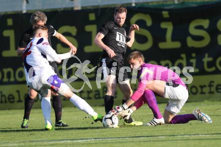 Fussball Regionalliga. SAK gegen St. Florian. Darijo Biscan, (SAK), Reuf Durakovic  (St. Florian). Klagenfurt, am 24.5.2015.
Foto: Kuess
---
pressefotos, pressefotografie, kuess, qs, qspictures, sport, bild, bilder, bilddatenbank