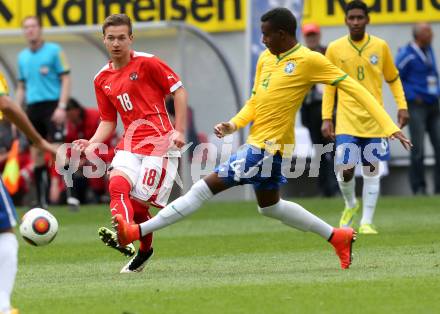 Fussball. 12. Tournament of Nations. U16 Laenderspiel Oesterreich gegen Brasilien. Joerg Wagnes, (Oesterreich), Lucas Eduardo Souza  (Brasilien). Woerthersee Arena, Klagenfurt, am 24.4.2015.
Foto: Kuess
---
pressefotos, pressefotografie, kuess, qs, qspictures, sport, bild, bilder, bilddatenbank