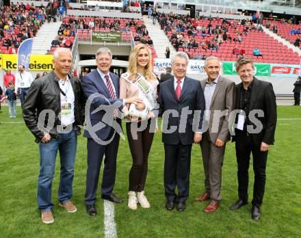 Fussball. 12. Tournament of Nations. U16 Laenderspiel Oesterreich gegen Brasilien.  Buergermeister Koetschach Mauthe, Landeshauptmann Peter Kaiser, Eva Maria Bachler, Bundespraesident Heinz Fischer,  Vizebuergermeister Jurgen Pfeiler, Landessportdirektor Arno Arthofer. Woerthersee Arena, Klagenfurt, am 24.4.2015.
Foto: Kuess
---
pressefotos, pressefotografie, kuess, qs, qspictures, sport, bild, bilder, bilddatenbank