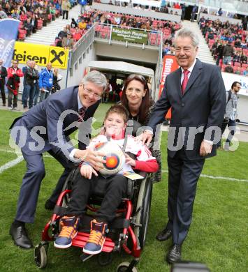 Fussball. 12. Tournament of Nations. U16 Laenderspiel Oesterreich gegen Brasilien.  Landeshauptmann Peter Kaiser, Bundespraesident Heinz Fischer,  . Woerthersee Arena, Klagenfurt, am 24.4.2015.
Foto: Kuess
---
pressefotos, pressefotografie, kuess, qs, qspictures, sport, bild, bilder, bilddatenbank