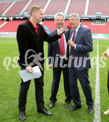 Fussball. 12. Tournament of Nations. U16 Laenderspiel Oesterreich gegen Brasilien.  Stadionsprecher Christian Rosenzopf, Bundespraesident Heinz Fischer, Landeshauptmann Peter Kaiser. Woerthersee Arena, Klagenfurt, am 24.4.2015.
Foto: Kuess
---
pressefotos, pressefotografie, kuess, qs, qspictures, sport, bild, bilder, bilddatenbank