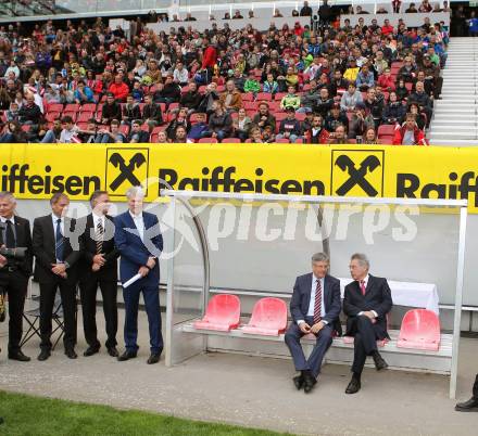 Fussball. 12. Tournament of Nations. U16 Laenderspiel Oesterreich gegen Brasilien.  Landeshauptmann Peter Kaiser, Bundespraesident Heinz Fischer. Woerthersee Arena, Klagenfurt, am 24.4.2015.
Foto: Kuess
---
pressefotos, pressefotografie, kuess, qs, qspictures, sport, bild, bilder, bilddatenbank