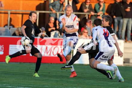 Fussball Regionalliga. SAK gegen St. Florian. Christian Dlopst, (SAK), Peter Riedl  (St. Florian). Klagenfurt, am 24.5.2015.
Foto: Kuess
---
pressefotos, pressefotografie, kuess, qs, qspictures, sport, bild, bilder, bilddatenbank