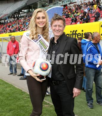 Fussball. 12. Tournament of Nations. U16 Laenderspiel Oesterreich gegen Brasilien. Eva Maria Bachler, Landessportdirektor Arno Arthofer. Woerthersee Arena, Klagenfurt, am 24.4.2015.
Foto: Kuess
---
pressefotos, pressefotografie, kuess, qs, qspictures, sport, bild, bilder, bilddatenbank