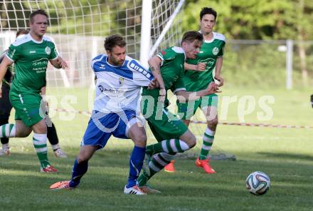 Fussball. 1. Klasse C OPO. Ebental gegen Donau. Patrick Schweizer,  (Ebental), Sebastian Michael Layroutz (Donau). Ebental, 26.4.2015.
Foto: Kuess
---
pressefotos, pressefotografie, kuess, qs, qspictures, sport, bild, bilder, bilddatenbank