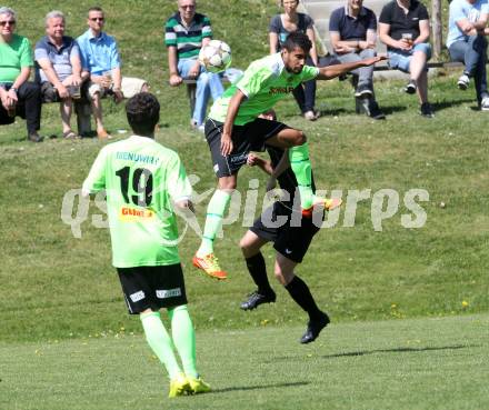 Fussball. Kaerntner Liga. Koettmannsdorf gegen Kuehnsdorf. Jakob Orgonyi (Koettmannsdorf), Vitor Borges Coradini, (Kuehnsdorf). Koettmannsdorf, 26.4.2015.
Foto: Kuess
---
pressefotos, pressefotografie, kuess, qs, qspictures, sport, bild, bilder, bilddatenbank