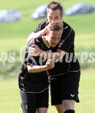 Fussball. Kaerntner Liga. Koettmannsdorf gegen Kuehnsdorf. Torjubel Mathias Tschofen (Koettmannsdorf). Koettmannsdorf, 26.4.2015.
Foto: Kuess
---
pressefotos, pressefotografie, kuess, qs, qspictures, sport, bild, bilder, bilddatenbank