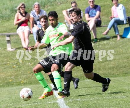 Fussball. Kaerntner Liga. Koettmannsdorf gegen Kuehnsdorf. Christian Sablatnig (Koettmannsdorf), Vitor Borges Coradini (Kuehnsdorf). Koettmannsdorf, 26.4.2015.
Foto: Kuess
---
pressefotos, pressefotografie, kuess, qs, qspictures, sport, bild, bilder, bilddatenbank