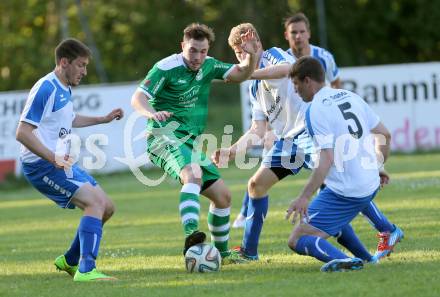 Fussball. 1. Klasse C OPO. Ebental gegen Donau. Stefan Walcher, Began Kujrakovic (Ebental), Thomas Guggenberger  (Donau). Ebental, 26.4.2015.
Foto: Kuess
---
pressefotos, pressefotografie, kuess, qs, qspictures, sport, bild, bilder, bilddatenbank