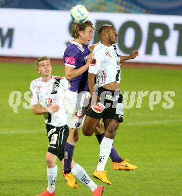 Fussball OEFB Cup. RZ Pellets WAC gegen FK Austria Wien. De Oliveira Silvio Carlos,  (WAC), Lukas Rotpuller (Wien). Wolfsberg, am 29.4.2015.
Foto: Kuess

---
pressefotos, pressefotografie, kuess, qs, qspictures, sport, bild, bilder, bilddatenbank