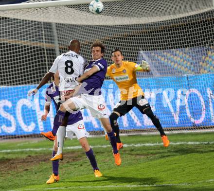 Fussball OEFB Cup. RZ Pellets WAC gegen FK Austria Wien.  De Oliveira Silvio Carlos, (WAC), Fabian koch  (Wien). Wolfsberg, am 29.4.2015.
Foto: Kuess

---
pressefotos, pressefotografie, kuess, qs, qspictures, sport, bild, bilder, bilddatenbank