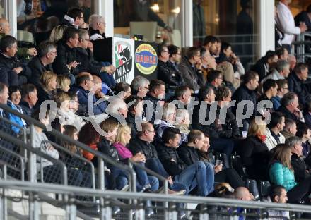 Fussball OEFB Cup. RZ Pellets WAC gegen FK Austria Wien. Fans. Wolfsberg, am 29.4.2015.
Foto: Kuess

---
pressefotos, pressefotografie, kuess, qs, qspictures, sport, bild, bilder, bilddatenbank