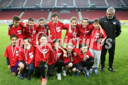 Fussball. Ehrung der Sieger des U12 Coca Cola Cups. U12 Austria Klagenfurt. Klagenfurt, am 30.5.2015.
Foto: Kuesst
---
pressefotos, pressefotografie, kuess, qs, qspictures, sport, bild, bilder, bilddatenbank