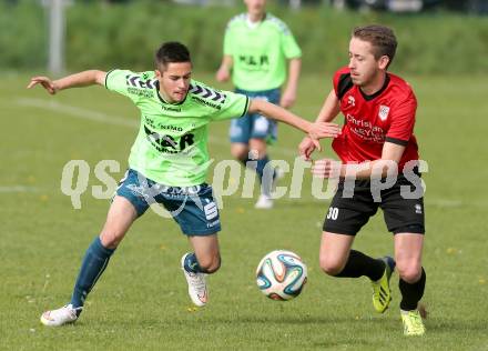 Fussball Kaerntner Liga. Maria Saal gegen Feldkirchen. Christof Reichmann,  (Maria Saal), Kevin Alfons Bretis (Feldkirchen). Maria Saal, am 2.5.2015.
Foto: Kuess
---
pressefotos, pressefotografie, kuess, qs, qspictures, sport, bild, bilder, bilddatenbank