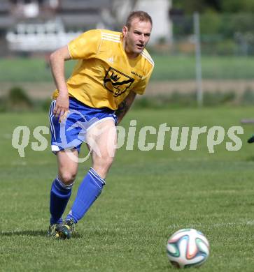 Fussball Unterliga Ost. Woelfnitz gegen St. Michael/Bleiburg. Ales Paradiz (St. Michael). Woelfnitz, am 2.5.2015.
Foto: Kuess
---
pressefotos, pressefotografie, kuess, qs, qspictures, sport, bild, bilder, bilddatenbank