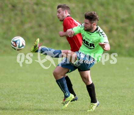 Fussball Kaerntner Liga. Maria Saal gegen Feldkirchen. Michael Fischer,  (Maria Saal), Florian Hausdorfer (Feldkirchen). Maria Saal, am 2.5.2015.
Foto: Kuess
---
pressefotos, pressefotografie, kuess, qs, qspictures, sport, bild, bilder, bilddatenbank