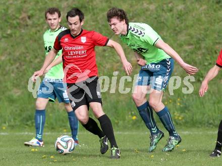 Fussball Kaerntner Liga. Maria Saal gegen Feldkirchen. Marco Mueller, Robert  (Maria Saal), Thomas Tiffner (Feldkirchen). Maria Saal, am 2.5.2015.
Foto: Kuess
---
pressefotos, pressefotografie, kuess, qs, qspictures, sport, bild, bilder, bilddatenbank