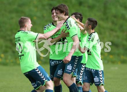 Fussball Kaerntner Liga. Maria Saal gegen Feldkirchen. Torjubel Robert Thomas Tiffner (Feldkirchen). Maria Saal, am 2.5.2015.
Foto: Kuess
---
pressefotos, pressefotografie, kuess, qs, qspictures, sport, bild, bilder, bilddatenbank