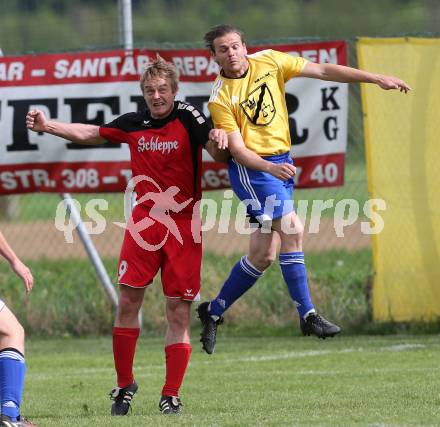 Fussball Unterliga Ost. Woelfnitz gegen St. Michael/Bleiburg. Michael Pirker,  (Woelfnitz), Guenther Feimuth (St. Michael). Woelfnitz, am 2.5.2015.
Foto: Kuess
---
pressefotos, pressefotografie, kuess, qs, qspictures, sport, bild, bilder, bilddatenbank