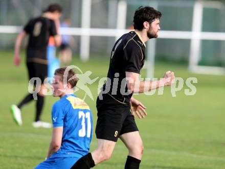 Fussball Kaerntner Liga. VSV gegen Koettmannsdorf. Torjubel Stephan Buergler  (Koettmannsdorf). Villach, am 2.5.2015.
Foto: Kuess
---
pressefotos, pressefotografie, kuess, qs, qspictures, sport, bild, bilder, bilddatenbank