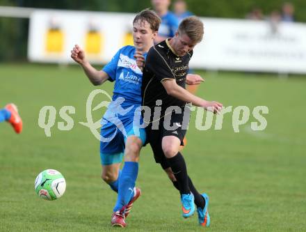 Fussball Kaerntner Liga. VSV gegen Koettmannsdorf. Simon Peter Suprun, (VSV),  Michael Jakopitsch (Koettmannsdorf). Villach, am 2.5.2015.
Foto: Kuess
---
pressefotos, pressefotografie, kuess, qs, qspictures, sport, bild, bilder, bilddatenbank