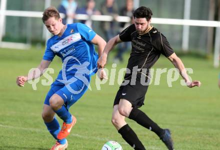 Fussball Kaerntner Liga. VSV gegen Koettmannsdorf. Stefan Antolitsch, (VSV),  Stephan Buergler  (Koettmannsdorf). Villach, am 2.5.2015.
Foto: Kuess
---
pressefotos, pressefotografie, kuess, qs, qspictures, sport, bild, bilder, bilddatenbank